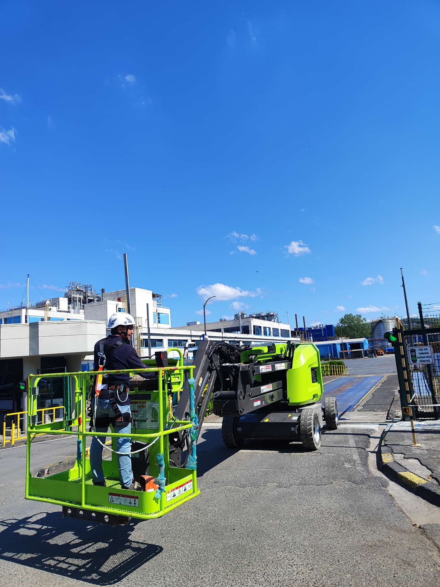Uşak Platform ve Manlift Kiralama saha detayı